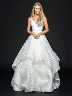Backless Lace Mid Waist Small Train White Elegant Minimalist Maxi Wedding Dress Feminine Romantic Bridal Gown